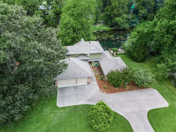 570 Mortons Lake Rd, Manchester, TN 37355