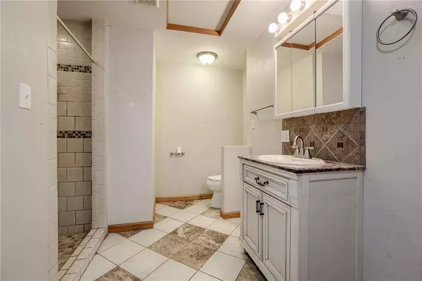 706 Chestnut ST, Leavenworth, KS 66048