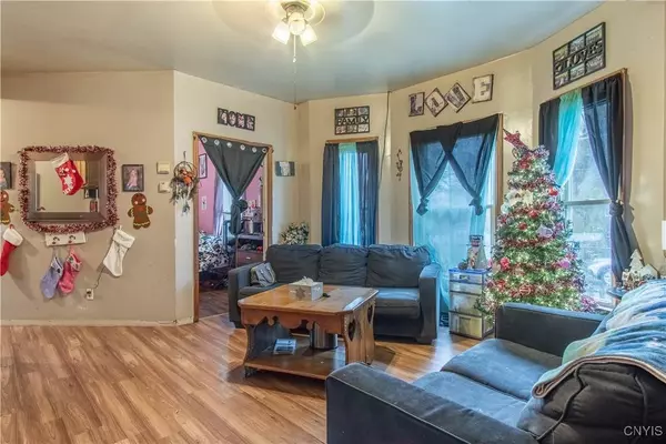 700 Lillian ST, Watertown, NY 13601