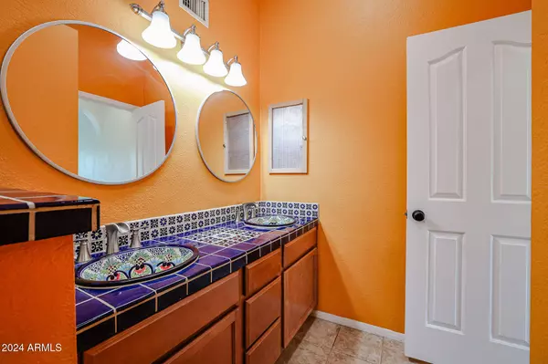 1714 E BEHREND Drive, Phoenix, AZ 85024