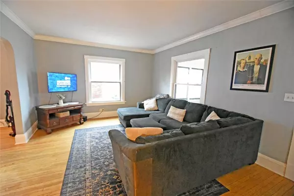 1955 Park AVE SE, Cedar Rapids, IA 52403