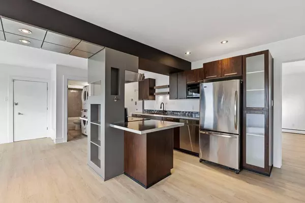 1530 26 AVE SW #8, Calgary, AB T2T 1C5