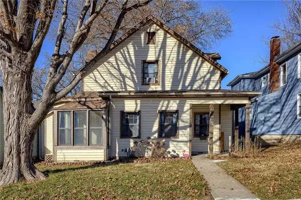706 Chestnut ST, Leavenworth, KS 66048