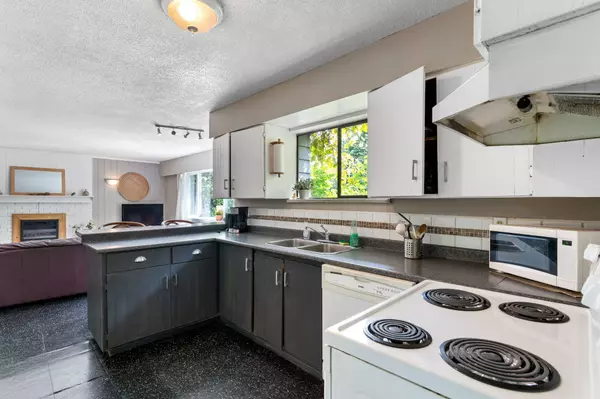 1693 Austin Ave Coquitlam, Bc V3k 3p8,