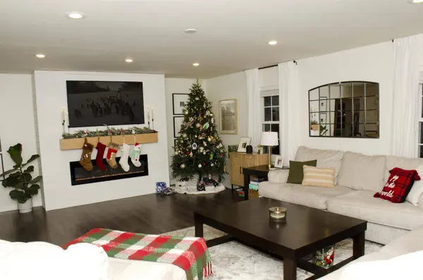 7044 Abell Lane, Newburgh, IN 47630