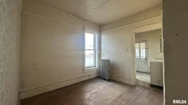 831 BROADWAY ST, Quincy, IL 62301