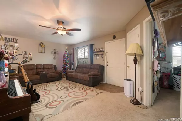 5943 Tree View, San Antonio, TX 78220