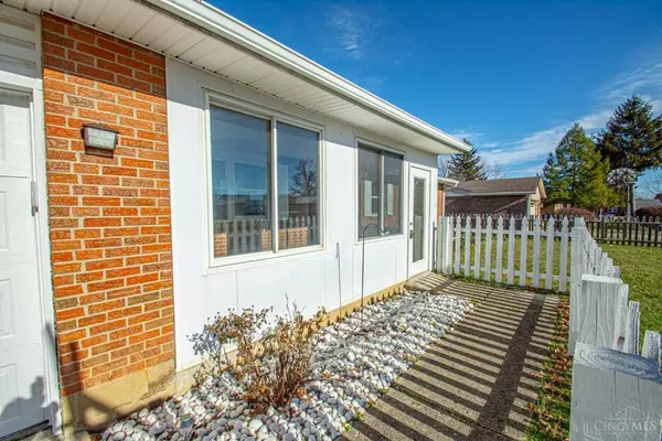 724 Peggy Dr, Eaton, OH 45320