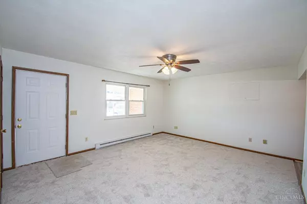 724 Peggy Dr, Eaton, OH 45320