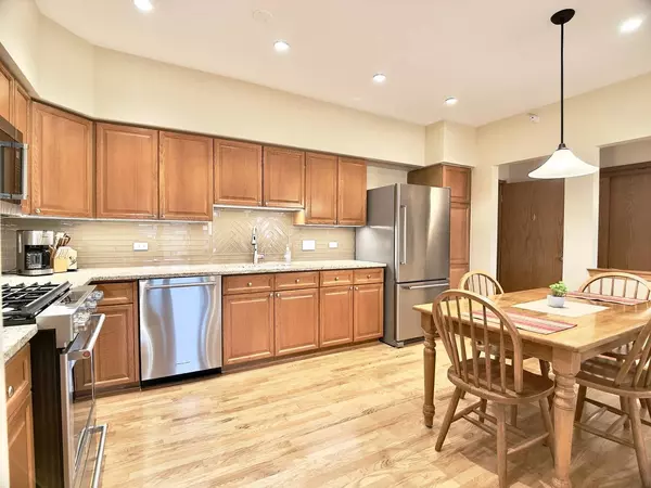 201 N Vail AVE #802, Arlington Heights, IL 60004