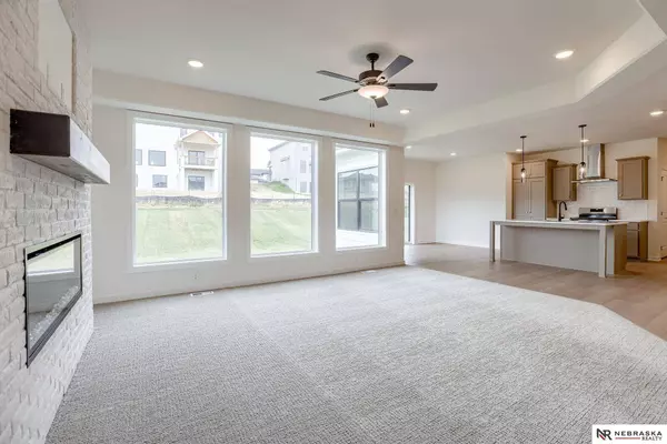 11002 N 169 Avenue, Bennington, NE 68007