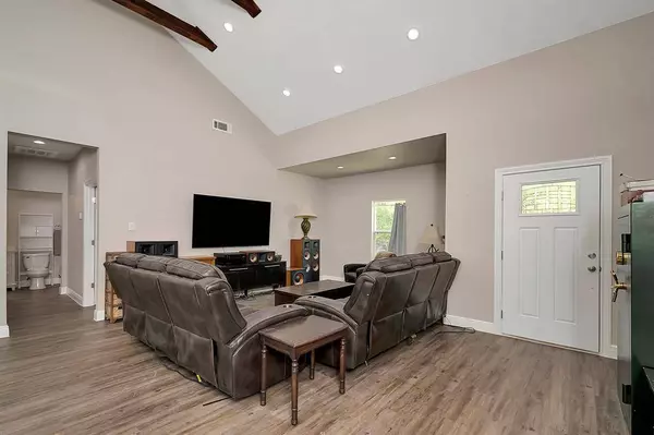 605 SE 18th Street, Mineral Wells, TX 76067