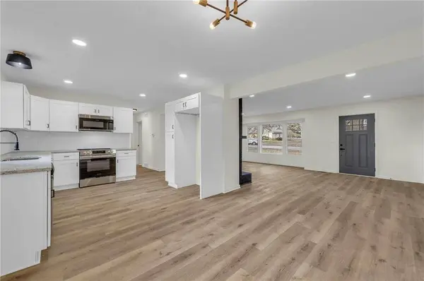 9501 E 65th ST, Raytown, MO 64133