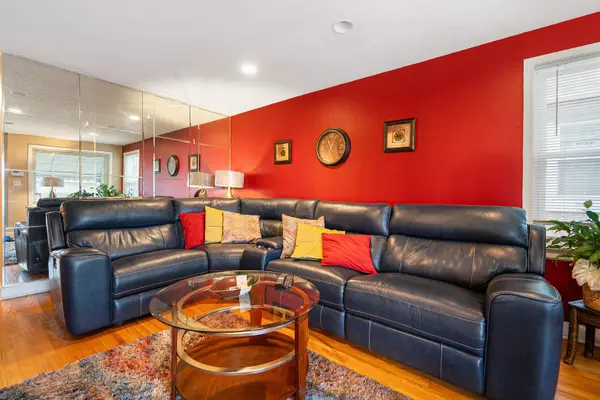 604 Rice Avenue, Bellwood, IL 60104