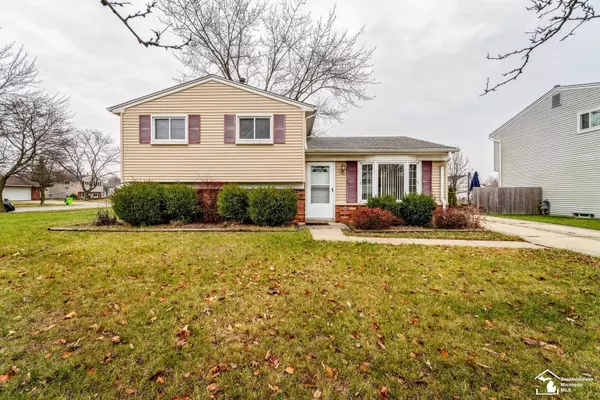 29619 Sussex Avenue, Flat Rock, MI 48134