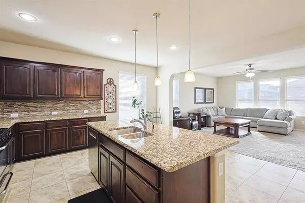 1912 Potrillo Lane, Fort Worth, TX 76131