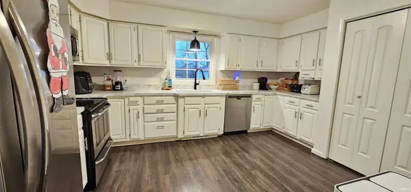 7044 Abell Lane, Newburgh, IN 47630