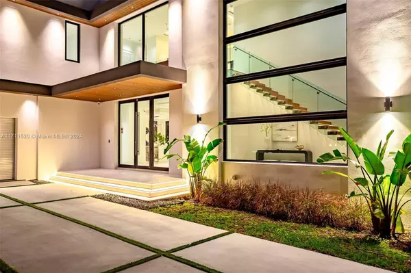 7635 SW 72nd Ave, Miami, FL 33143