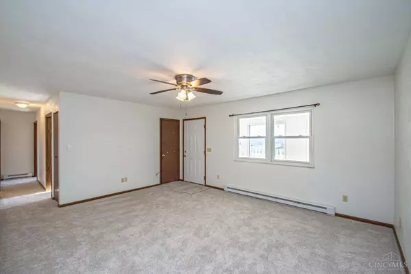 724 Peggy Dr, Eaton, OH 45320