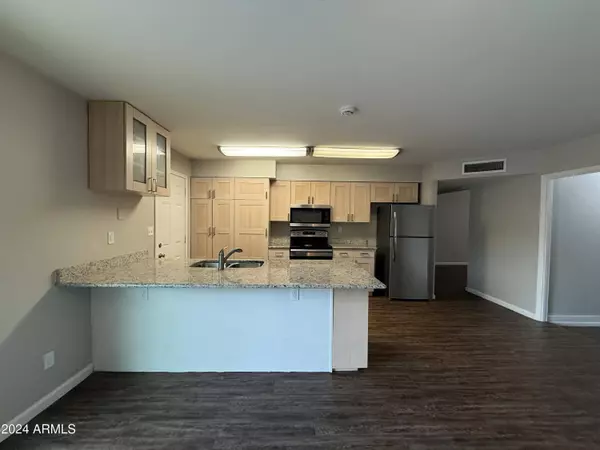 1640 E EL PARQUE Drive, Tempe, AZ 85282