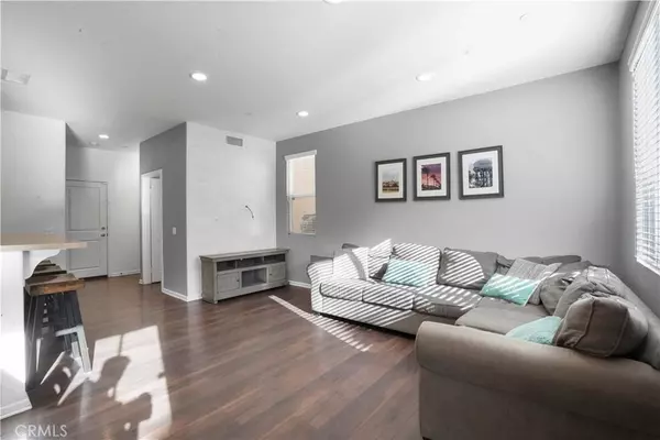 14914 W. Navarre WAY, Sylmar, CA 91342