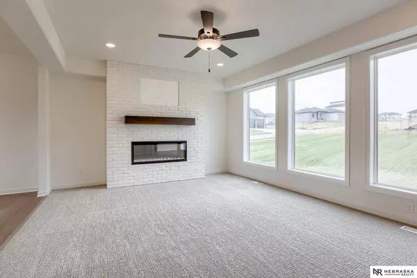 11002 N 169 Avenue, Bennington, NE 68007