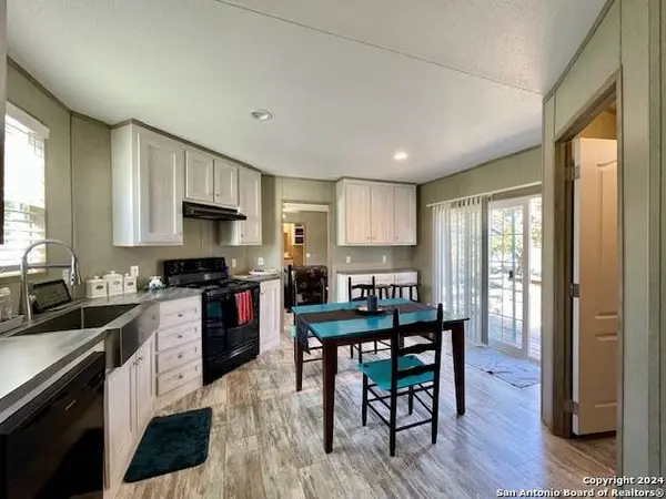 140 Private Road 1502, Bandera, TX 78003