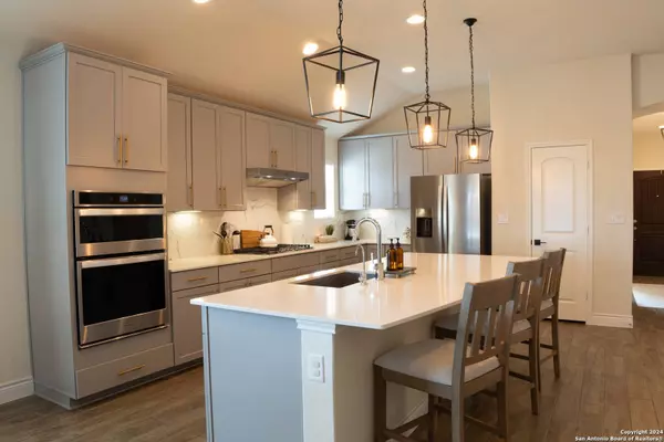 7603 PECOS RDG, Boerne, TX 78015-5143