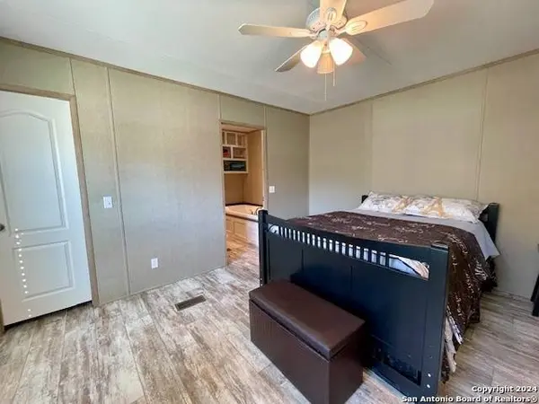 140 Private Road 1502, Bandera, TX 78003