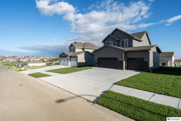 17543 Potter Street, Bennington, NE 68007