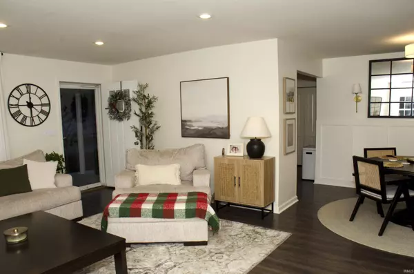 7044 Abell Lane, Newburgh, IN 47630