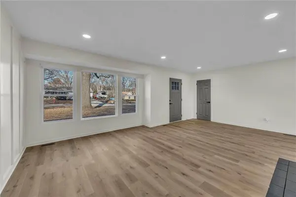 9501 E 65th ST, Raytown, MO 64133