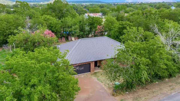 605 SE 18th Street, Mineral Wells, TX 76067