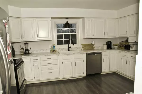 7044 Abell Lane, Newburgh, IN 47630