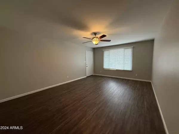 1640 E EL PARQUE Drive, Tempe, AZ 85282