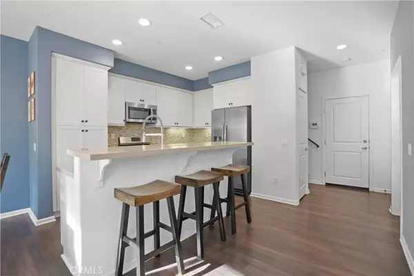 14914 W. Navarre WAY, Sylmar, CA 91342