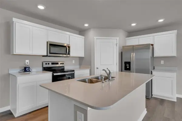 735 Juneberry DR, Palo, IA 52324