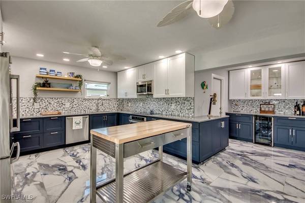 1661 Swan TER, North Fort Myers, FL 33903