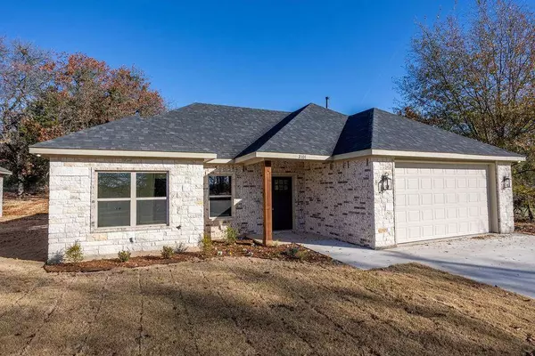 2101 Loy Lake Road, Denison, TX 75020