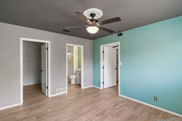 4418 EL SIMPATICO ST, San Antonio, TX 78233-6827