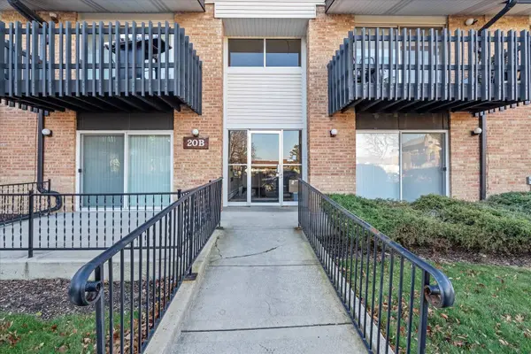 20B Kingery Quarter #107, Willowbrook, IL 60527