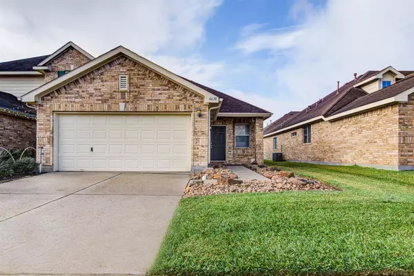 4630 Arbor LN, Pasadena, TX 77505