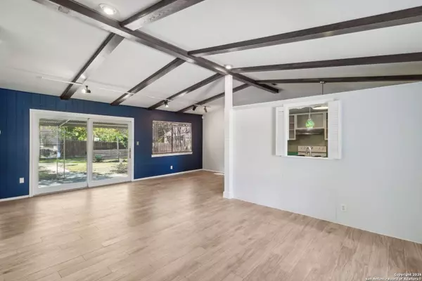 4418 EL SIMPATICO ST, San Antonio, TX 78233-6827