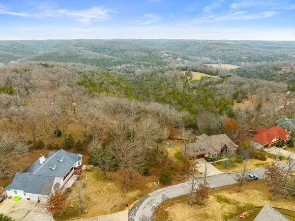 150 White Oak CIR, Walnut Shade, MO 65771