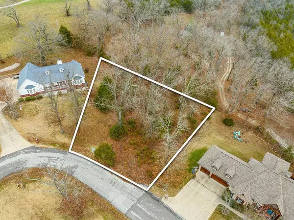 150 White Oak CIR, Walnut Shade, MO 65771