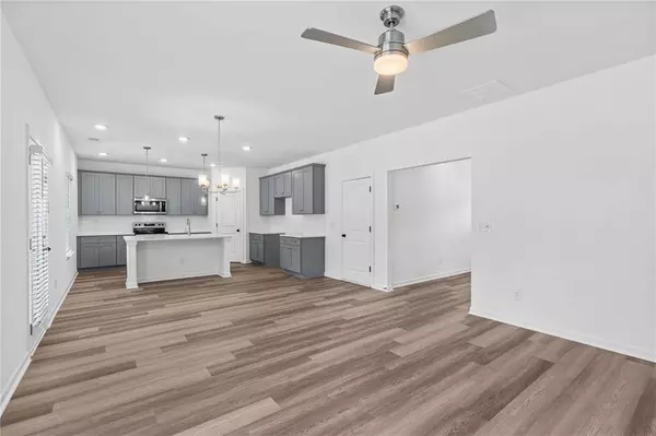 3328 Pepperpike CT, Loganville, GA 30052