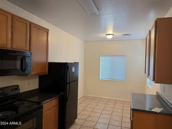 6630 S 10TH Drive, Phoenix, AZ 85041