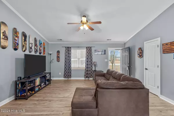 212 Snowden CT, Richlands, NC 28574