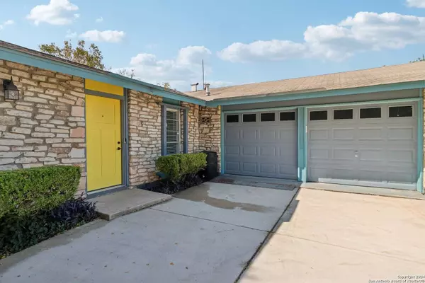 4418 EL SIMPATICO ST, San Antonio, TX 78233-6827