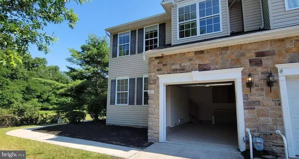 221 HIDDEN DR, Blackwood, NJ 08012